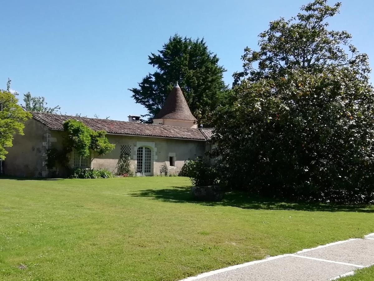 Chateau Des Salles Saint-Fort-sur-Gironde 외부 사진