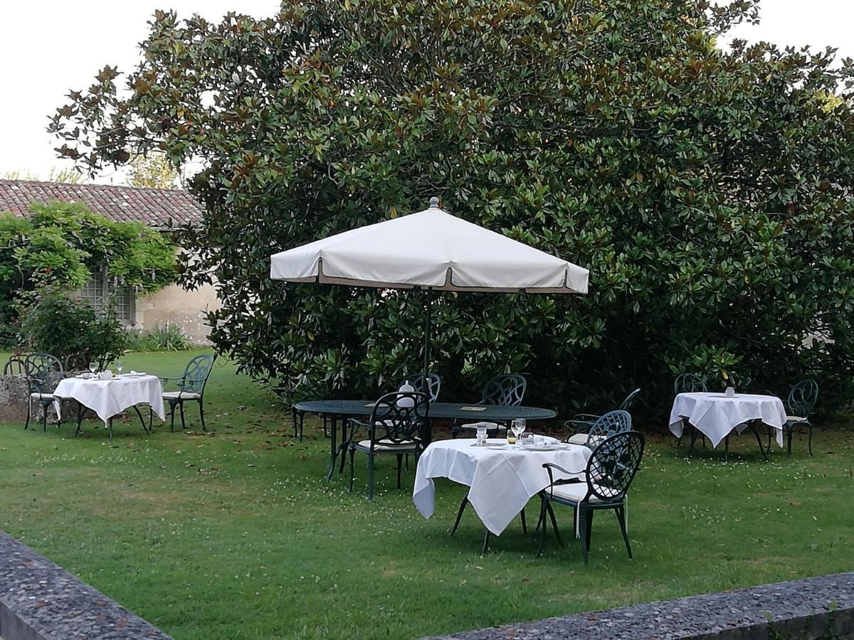 Chateau Des Salles Saint-Fort-sur-Gironde 외부 사진