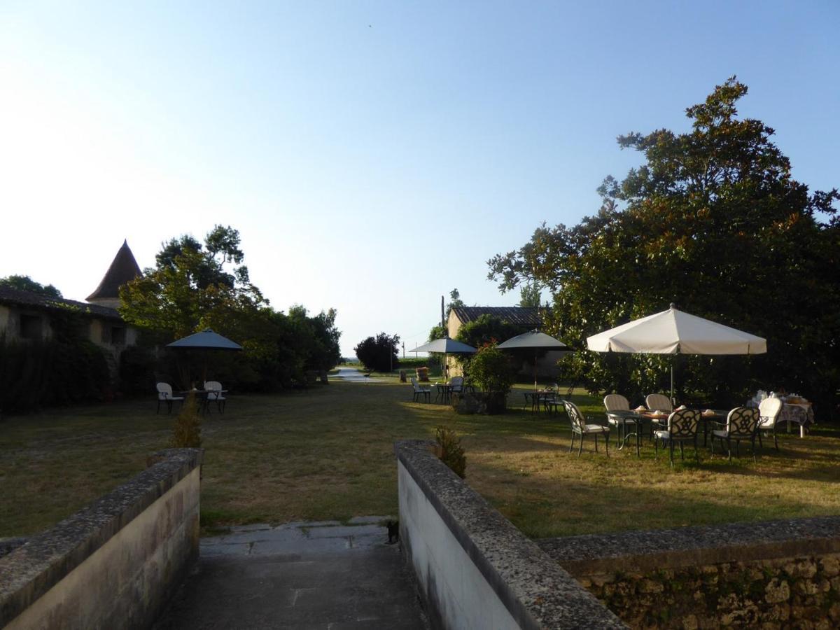 Chateau Des Salles Saint-Fort-sur-Gironde 외부 사진