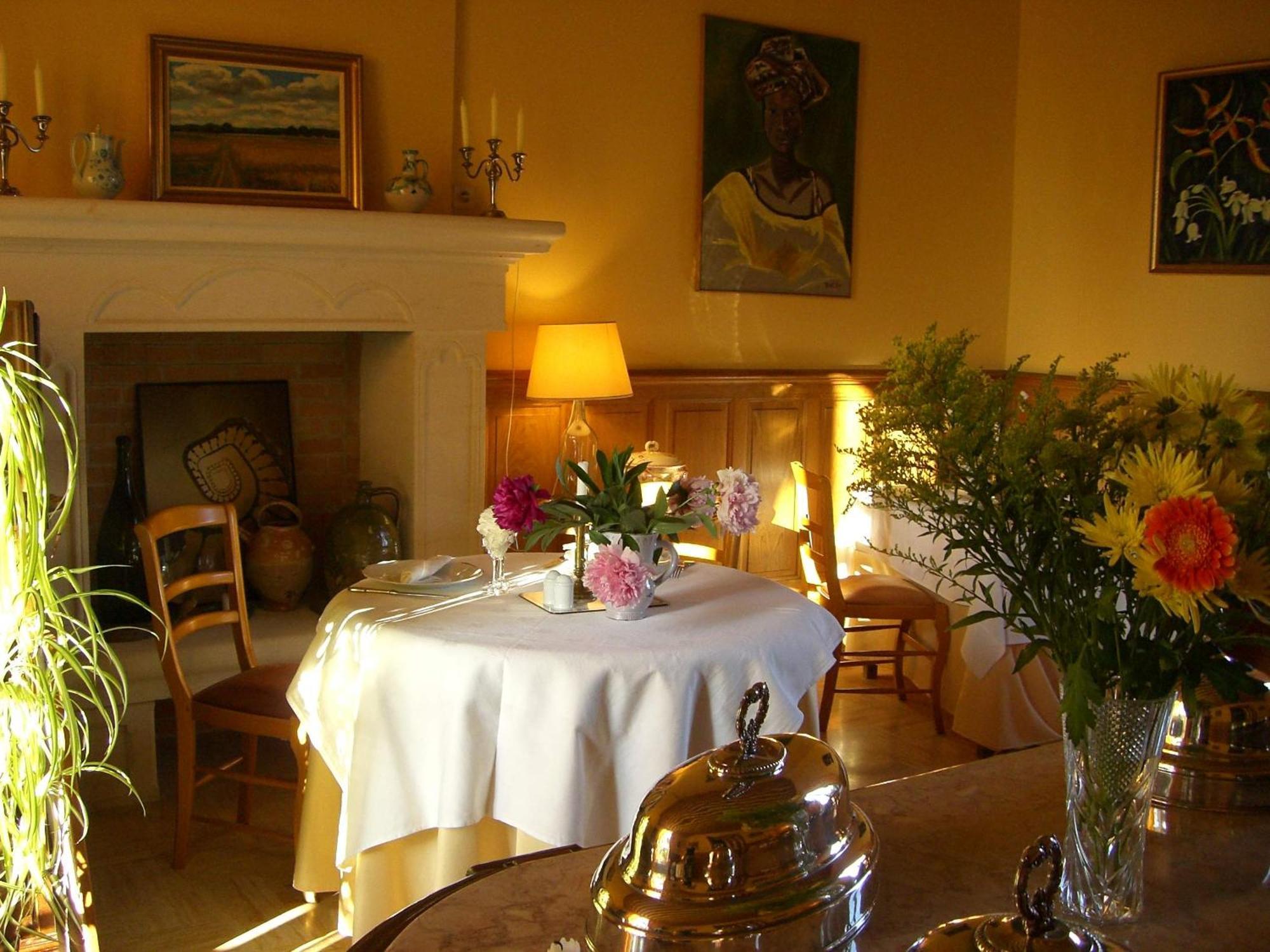Chateau Des Salles Saint-Fort-sur-Gironde 외부 사진