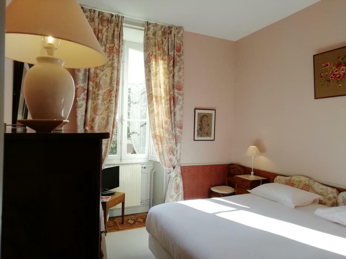 Chateau Des Salles Saint-Fort-sur-Gironde 외부 사진